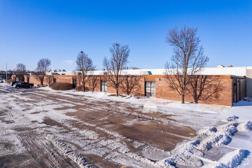 More Photos Of 9009 N 51st St, Brown Deer Manufacturing For Sale