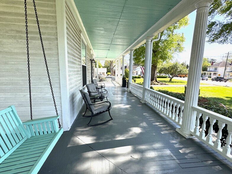 More Photos Of 424 Green St, Gainesville Office Residential For Sale