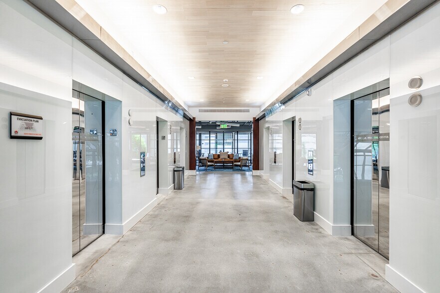 More Photos Of 3333 Peachtree Rd Ne, Atlanta Office For Lease