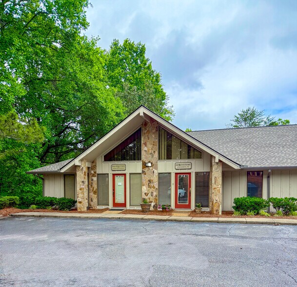 Primary Photo Of 11285 elkins Rd, Roswell Office Residential For Lease