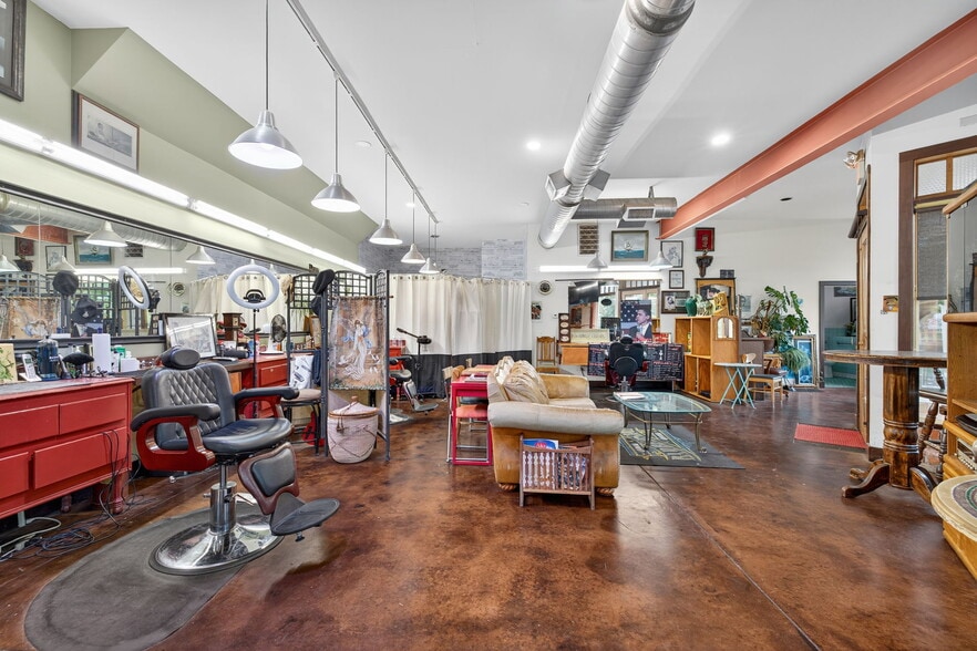 More Photos Of 3300 Broadway St, Sacramento Storefront Retail Office For Lease