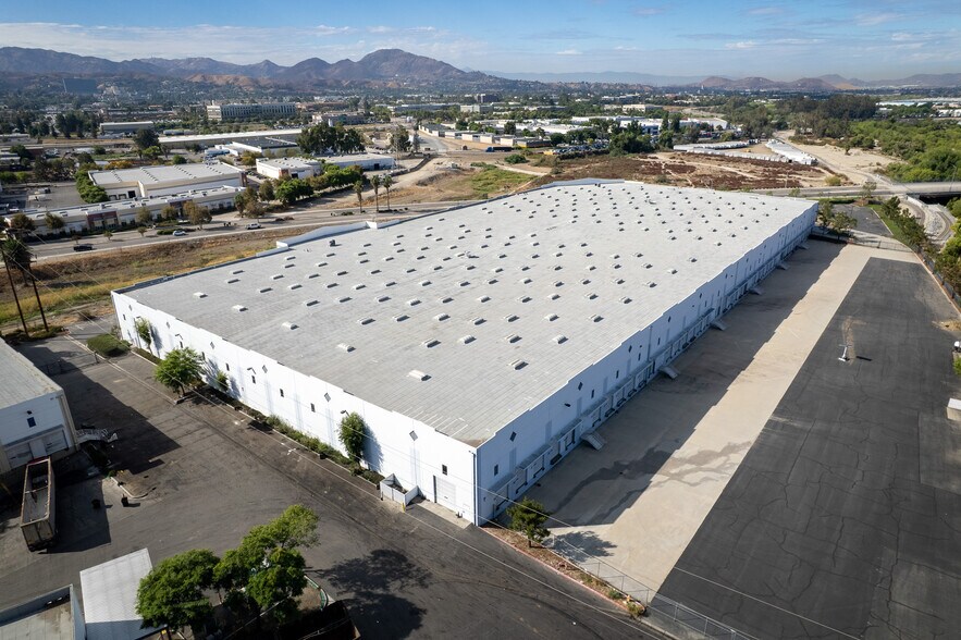 More Photos Of 1050 E Orange Show Rd, San Bernardino Warehouse For Lease