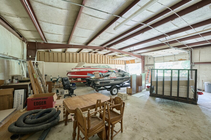 More Photos Of 182 S FM 356, Onalaska Office For Sale