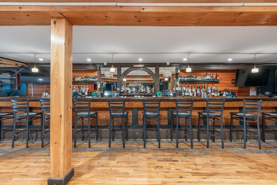 More Photos Of 30-32 Front St, Greenport Storefront Retail Residential For Sale