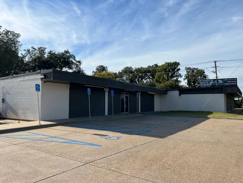 Primary Photo Of 2766 Barksdale Blvd, Bossier City Freestanding For Sale