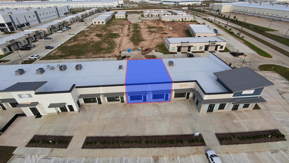 More Photos Of 30625 Kingsland Blvd, Brookshire Storefront For Lease