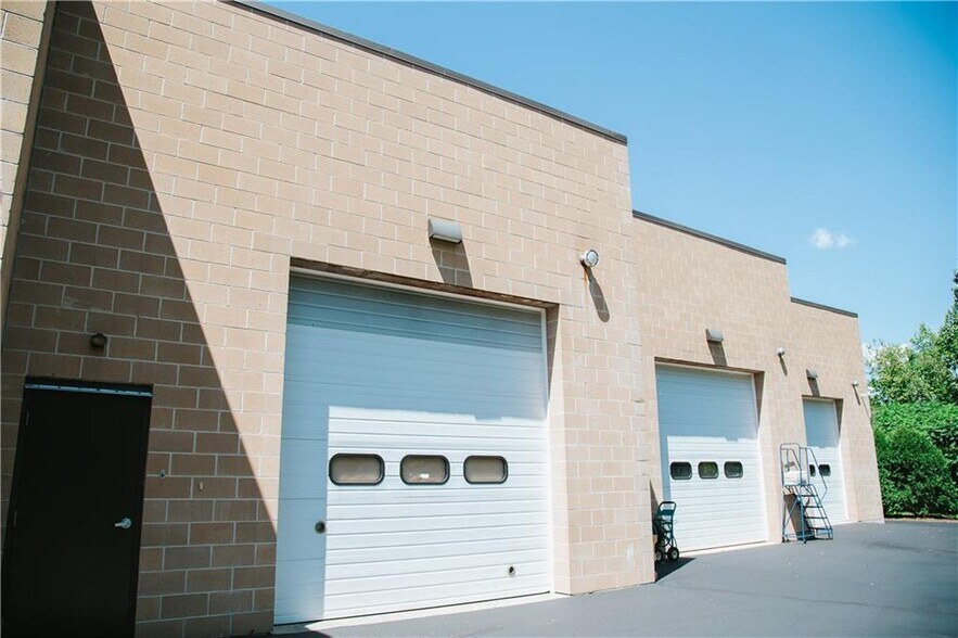 More Photos Of 81 Western Industrial Dr, Cranston Warehouse For Sale