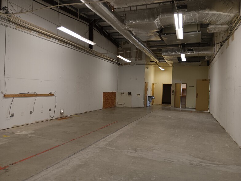 More Photos Of 9230 N Highway 6, Navasota Freestanding For Sale