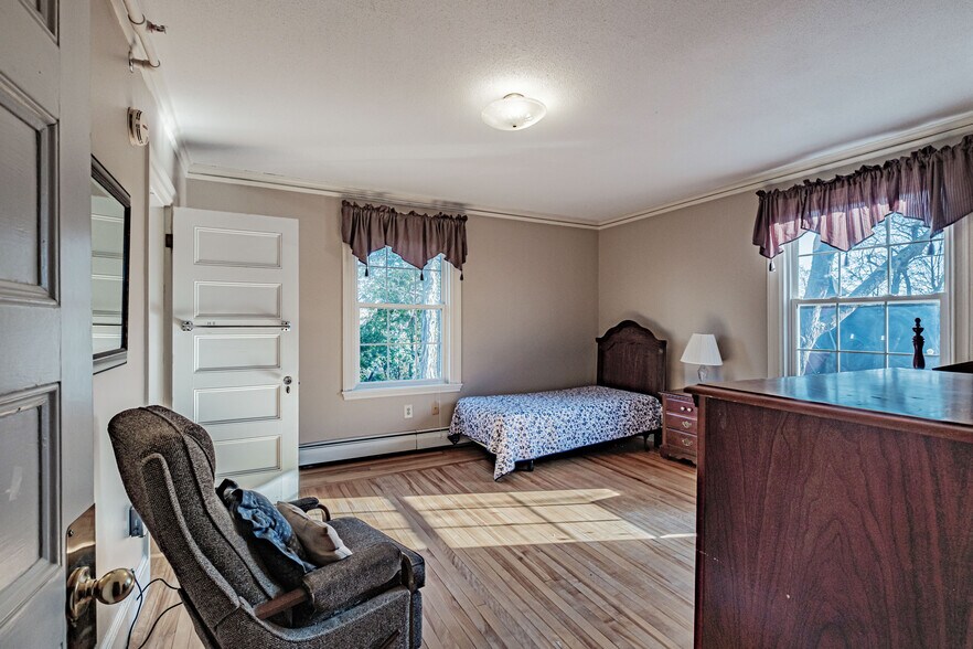 More Photos Of 257 South St, Biddeford Specialty For Sale