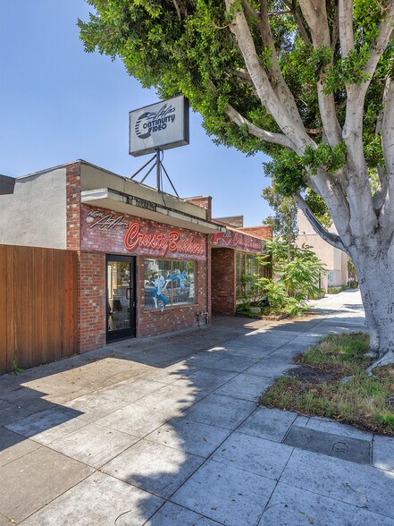 More Photos Of 4708-4710 W Magnolia Blvd., Burbank General Retail For Sale