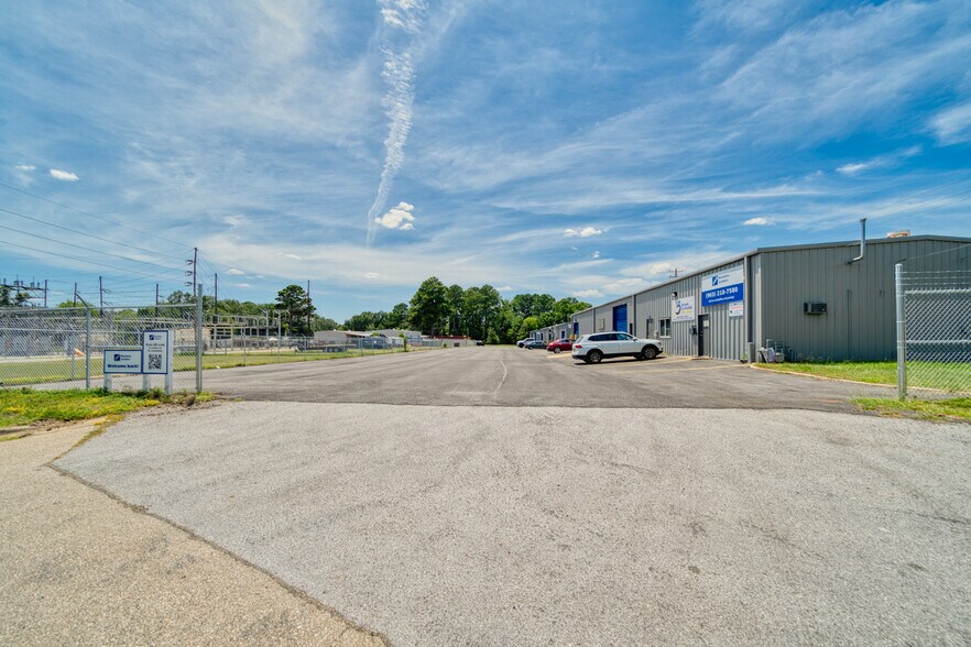 More Photos Of 517 Delia Dr, Longview Warehouse For Lease