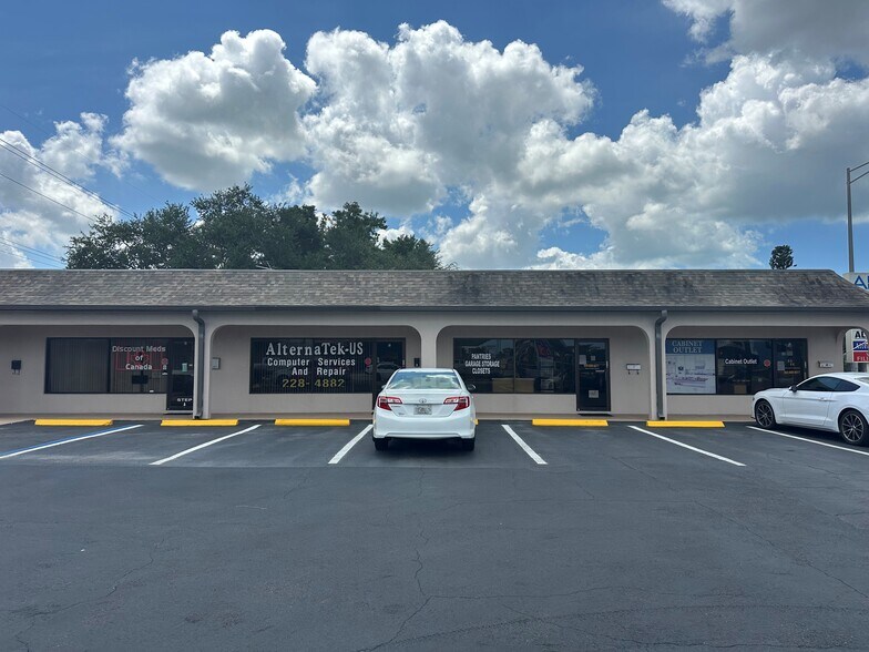 More Photos Of 1901 Tamiami Trl S, Venice General Retail For Lease