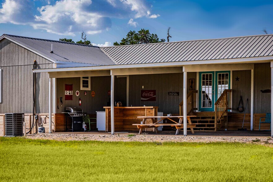More Photos Of 95 Loma Ln, Fredericksburg Showroom For Sale