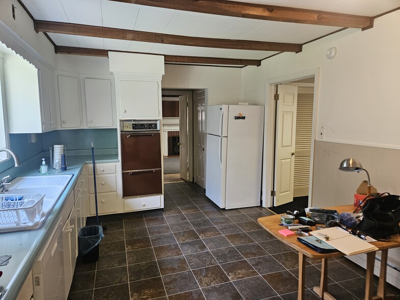 More Photos Of 170 Scotch Rd, Ewing Office For Sale