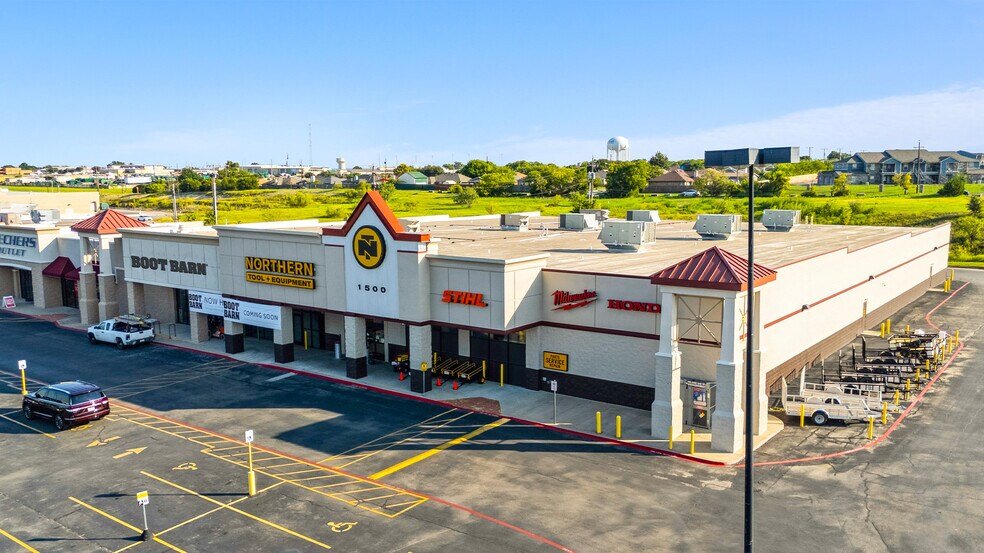 More Photos Of 1500-1600 Lowes Blvd, Killeen General Retail For Sale