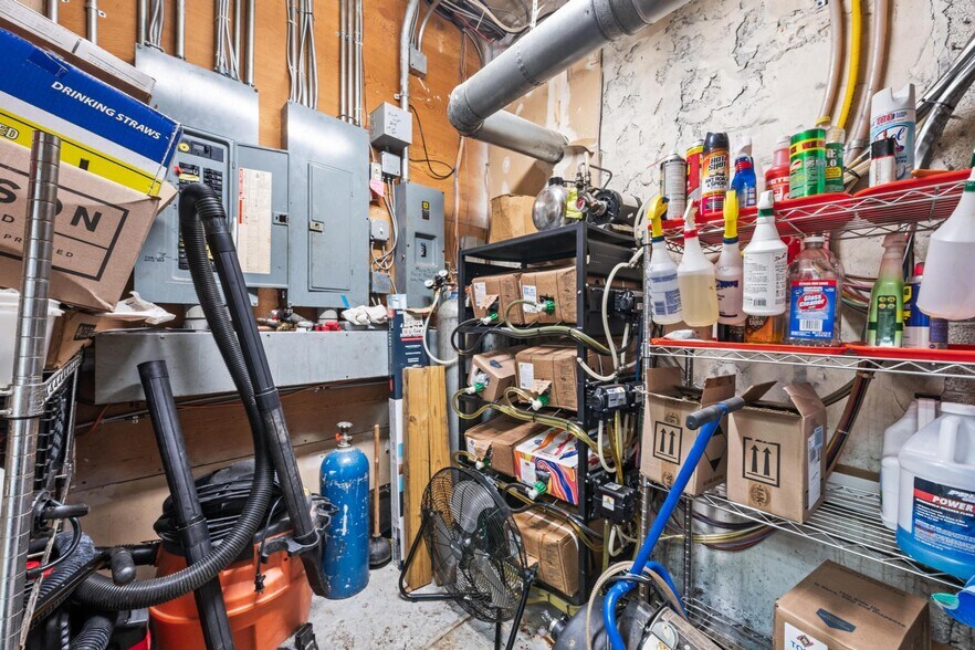 More Photos Of 31 Lakeside Dr, Harveys Lake Restaurant For Sale