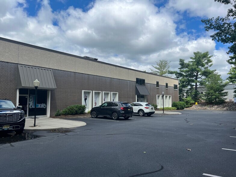 More Photos Of 4 North St, Waldwick Flex For Sale