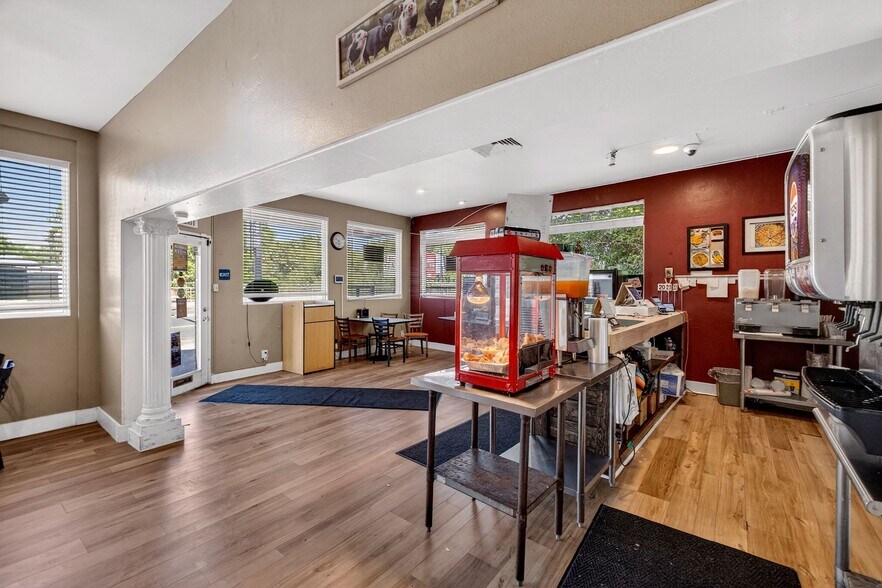 More Photos Of 1020 Main St, Chico Restaurant For Sale