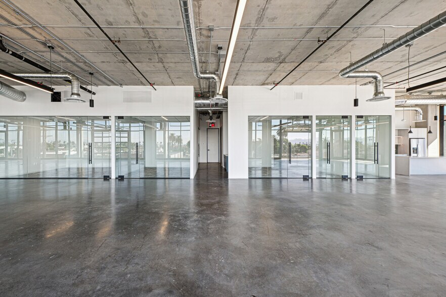 More Photos Of 2922 Crenshaw Blvd, Los Angeles Office For Lease