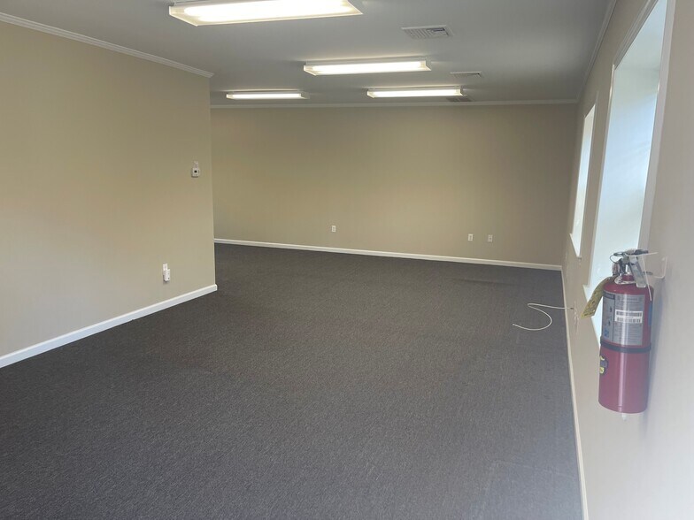 More Photos Of 420 County Road 513, Califon Office For Sale