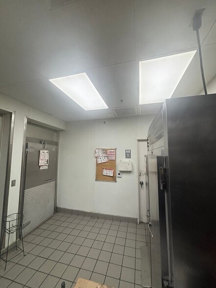 More Photos Of 1720 N Central Expy, McKinney Unknown For Sale