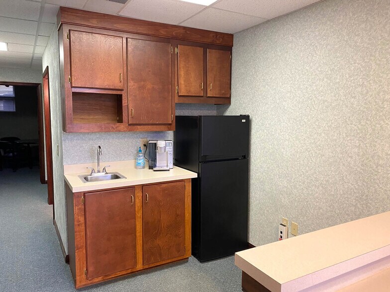 More Photos Of 1323 Jamestown Rd, Williamsburg Office For Lease