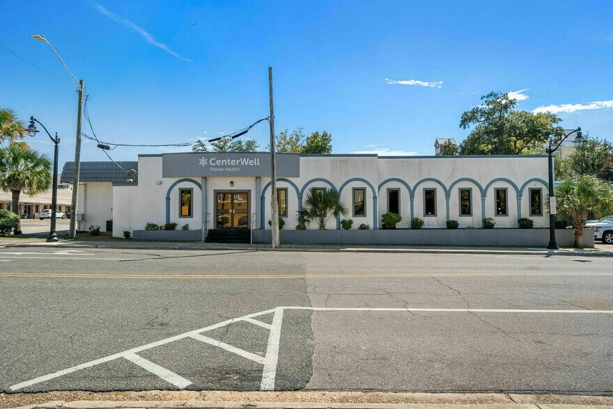 Primary Photo Of 1013 Beck Ave, Panama City Medical For Lease