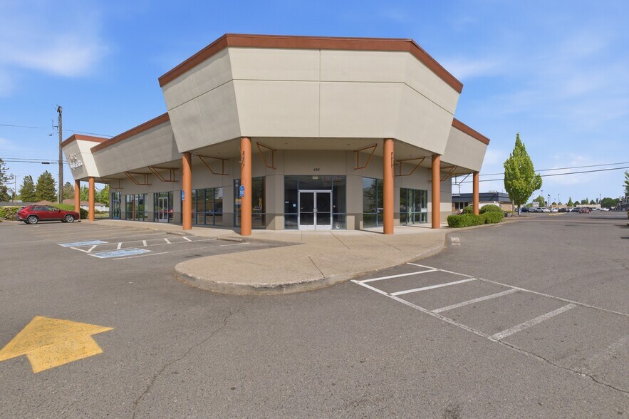 More Photos Of 484-486 Lancaster Dr NE, Salem Unknown For Lease