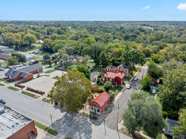 More Photos Of 901 Franklin Ave, Lexington General Retail For Sale