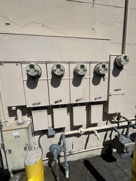 More Photos Of 4118-4124 Macarthur Blvd, Oakland Freestanding For Sale