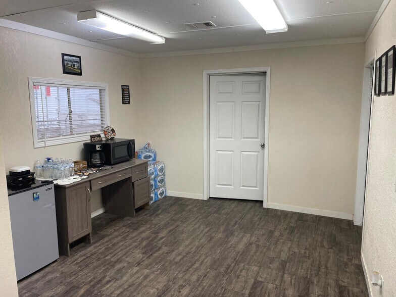 More Photos Of 11919 Sara Rd, Laredo Land For Lease