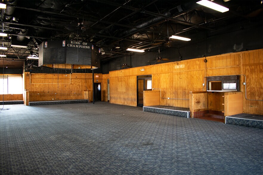 More Photos Of 1801 N Plano Rd, Richardson Specialty For Lease