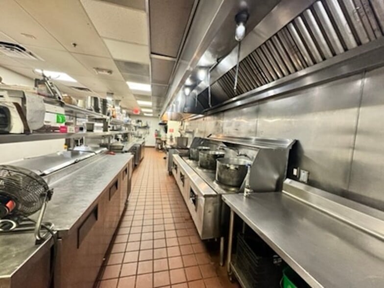 More Photos Of 8239 Georgia St, Merrillville Restaurant For Lease