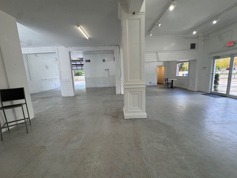 More Photos Of 700 W Las Olas Blvd, Fort Lauderdale Freestanding For Lease