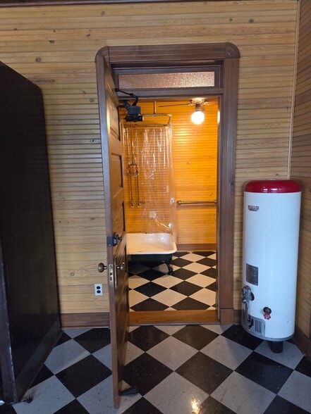 More Photos Of 815-817 Rosedale Dr, New Orleans Office For Sale