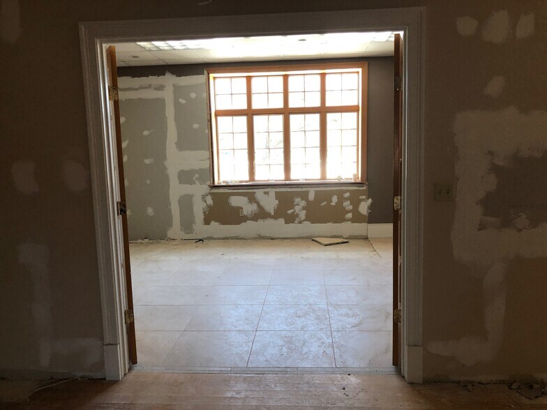 More Photos Of 55-59 Union Ave, Sudbury Flex For Lease