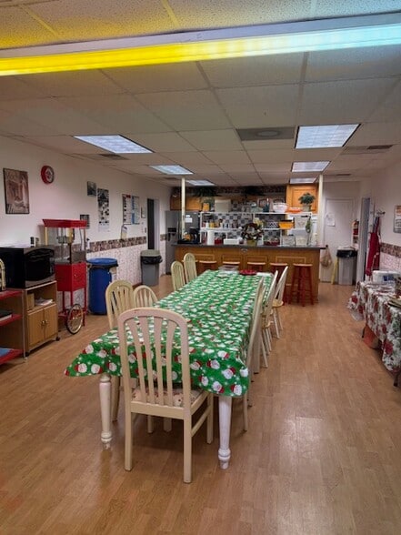 More Photos Of 1059 E Tri County Blvd, Oliver Springs Office Residential For Sale