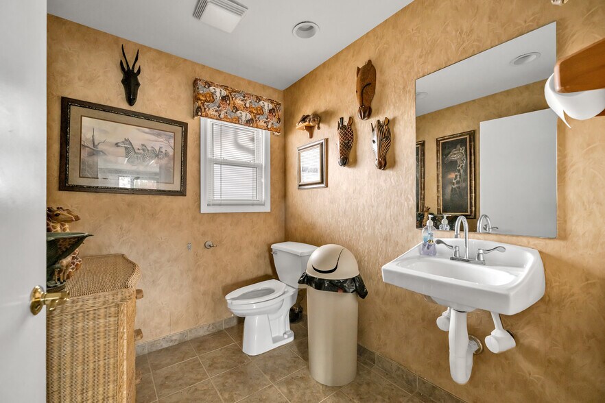 More Photos Of 306-308 Union Blvd, Totowa Office For Lease