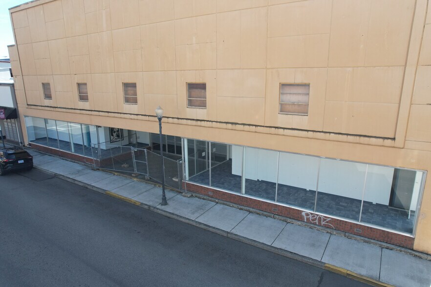 More Photos Of 181 Anderson Ave, Coos Bay Department Store For Sale