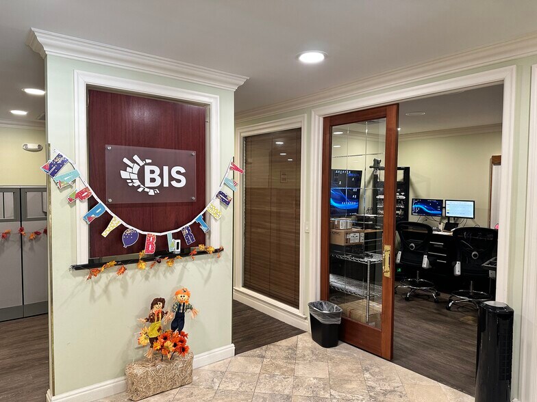 More Photos Of 1350 NE 56th St, Fort Lauderdale Office For Lease