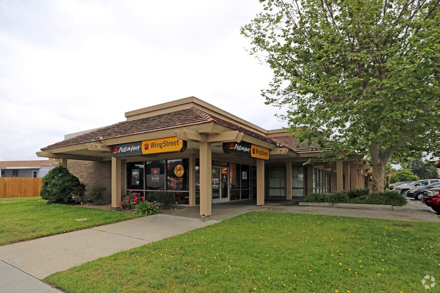 More Photos Of 1707-1711 E Valley Pky, Escondido General Retail For Lease