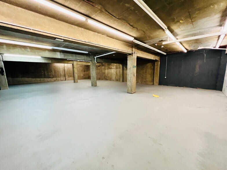 More Photos Of 183 S Broadway, Hicksville Office For Lease