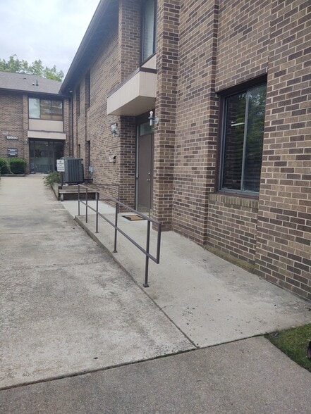 More Photos Of 12618-12620 Lake Ridge Dr, Woodbridge Medical For Lease