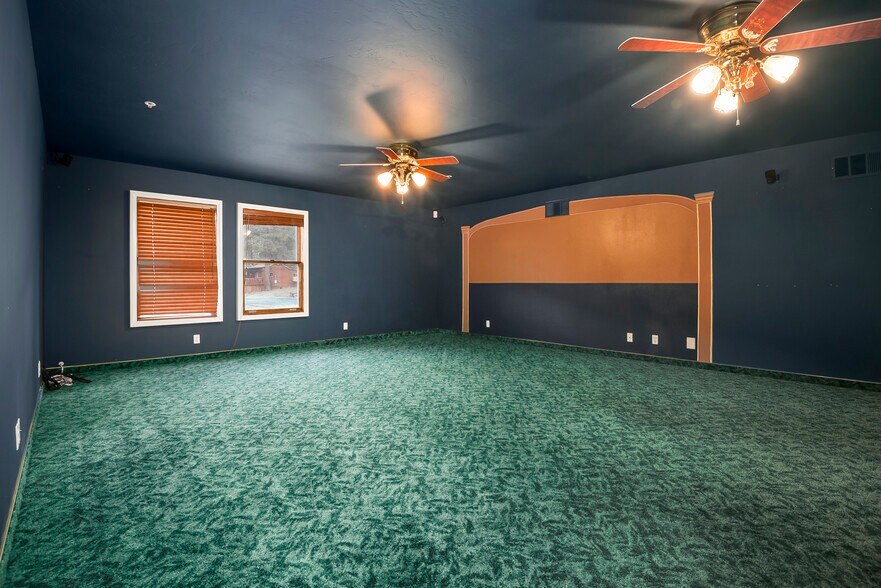 More Photos Of 790 California 2, Wrightwood Specialty For Sale