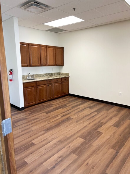 More Photos Of 7202 E Carefree Dr, Carefree Office For Lease