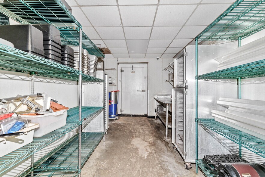 More Photos Of 5 Lane St, Yemassee Storefront For Lease