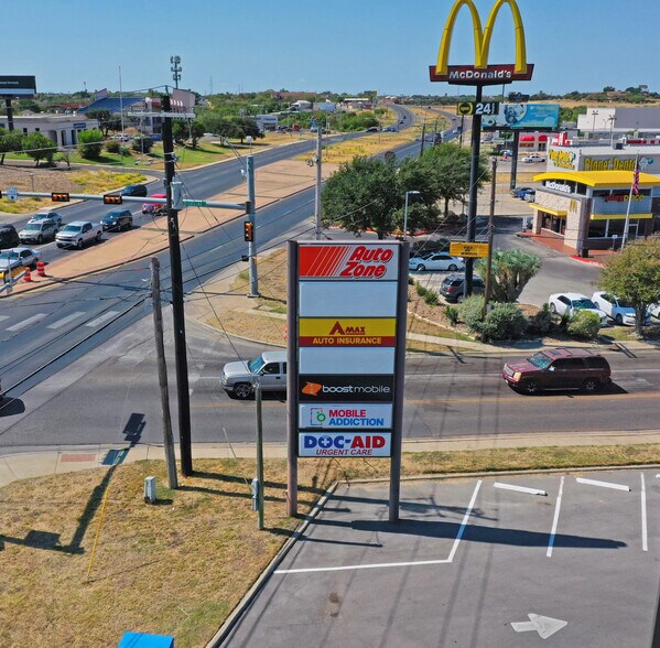 More Photos Of 2314-2316 S Zapata Hwy, Laredo Unknown For Lease