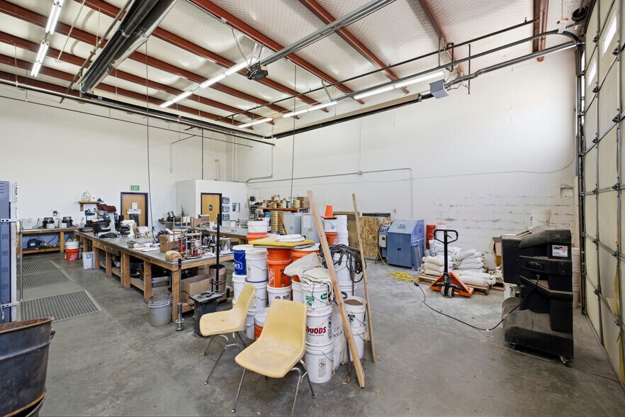 More Photos Of 449-477 Denver Ave, Loveland Light Distribution For Lease