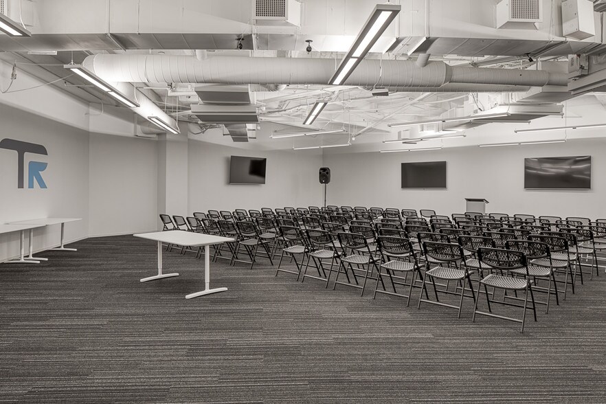 More Photos Of 3405 Piedmont Rd NE, Atlanta Office For Sale