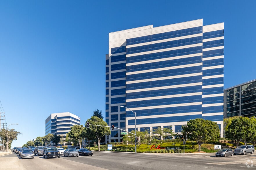 More Photos Of 400 Corporate Pointe, Culver City Unknown For Lease